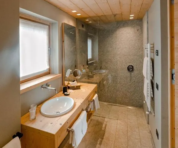 阿尔比高尔夫酒店 博尔米奥