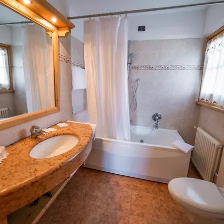 阿尔比高尔夫酒店 3*