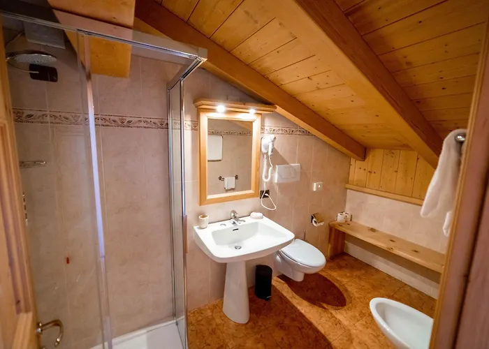 Alpi & Golf فندق بورمْيو